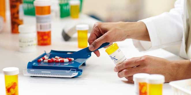 لقاء مع مبتعث في تخصص الصيدلة